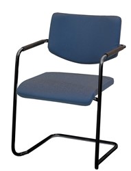 Huislijn bezoekersstoel Alfa, lage rug, geheel gestoffeerd, onderstel in sledeframe met viltdoppen