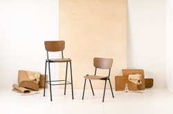 Hemp 400 barkruk, rug en zitting van 100% hennep en plantaardige hars.