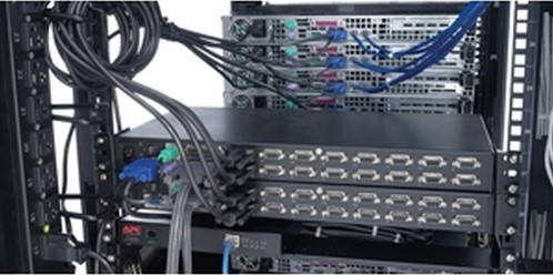 APC 8 Port Multi-Platform Analog KVM KVM-switch Rack-montage-3