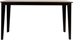 Tafel Scuola, 2cm berken multiplex tafelblad gebeitst in walnoot kleur, afgewerkt met lak. Frame zwart gepoedercoat, verstelbaar 74 of 76cm